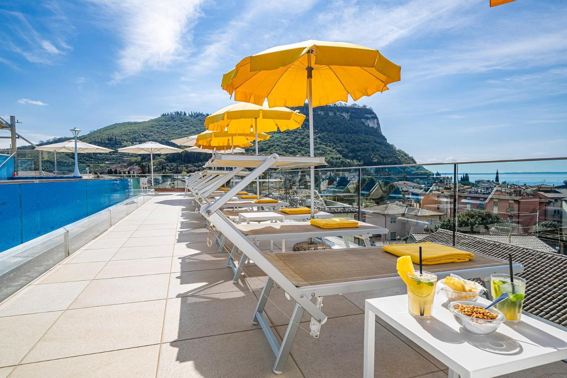 Sky Pool Hotel Sole Garda Garda  Eksteriør billede